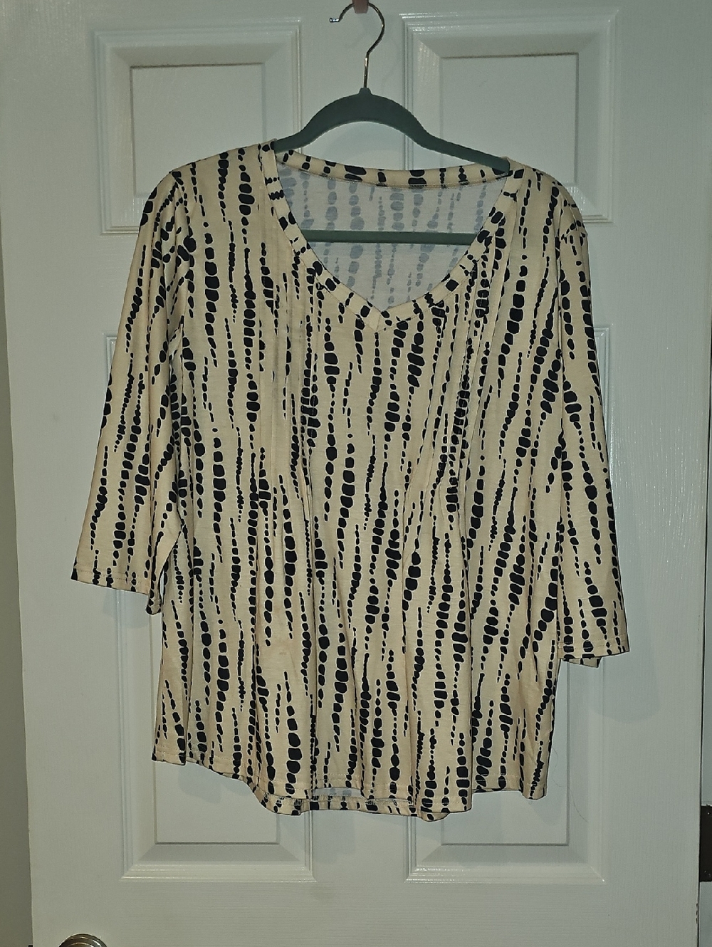 Cream V-Neck Long Sleeve Top with Black Dot Stripe Print